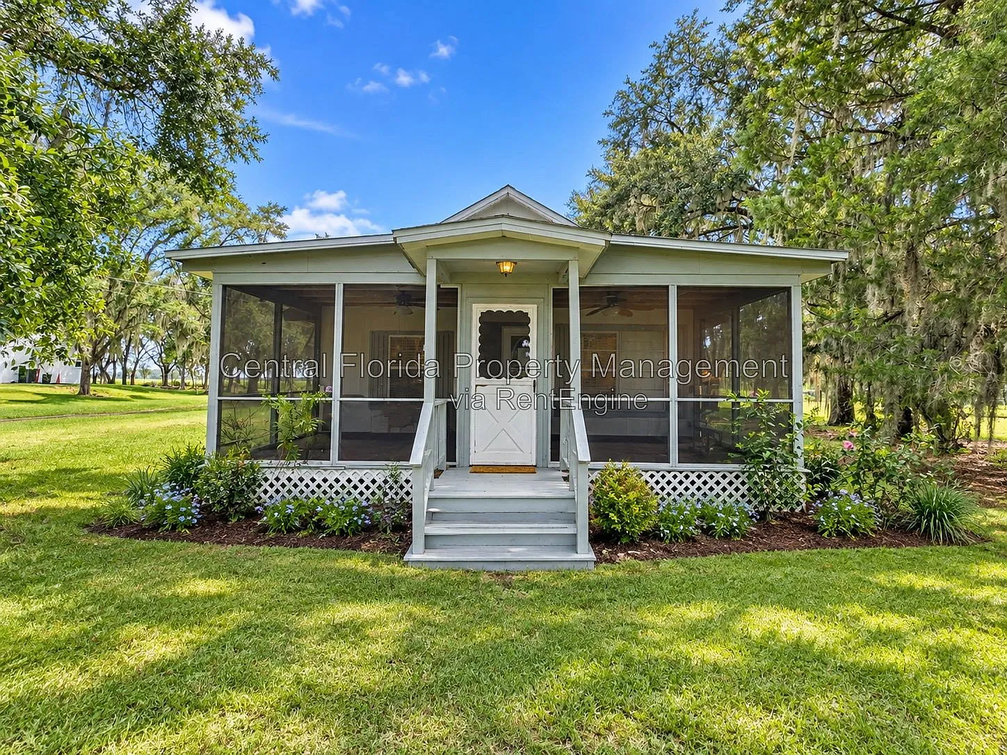 2 bed, 1.0 bath, 1122 sqft, $1,499 — Photo 1