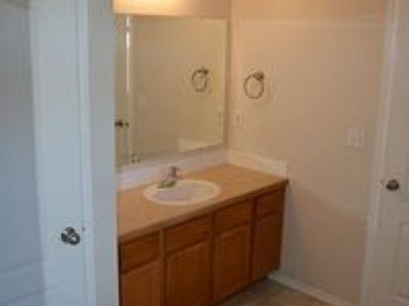 5th image of 12179 W Halstead St