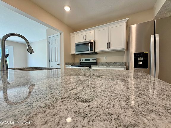 4th image of 119 Webster Ridge Ct