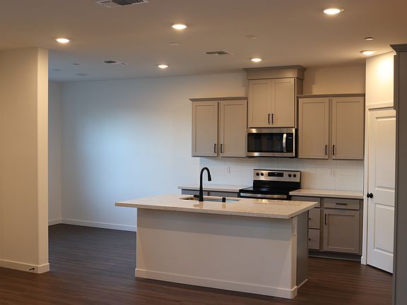 4th image of 8133 Bodway Pkwy