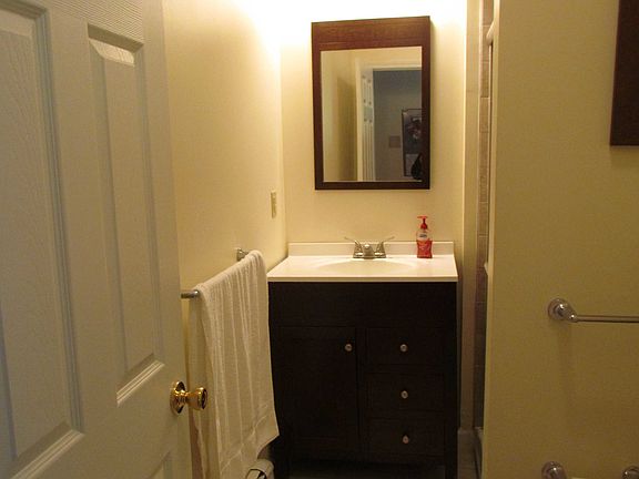 Bath vanity