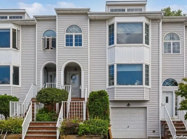241-68B Oak Park Drive #83B, Douglaston, NY 11362