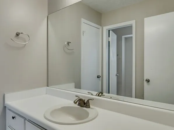 710 Osprey Dr, Richmond Hill, GA 31324