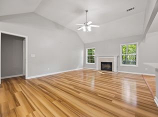 9552 Lakeview Ct, Douglasville, GA 30135