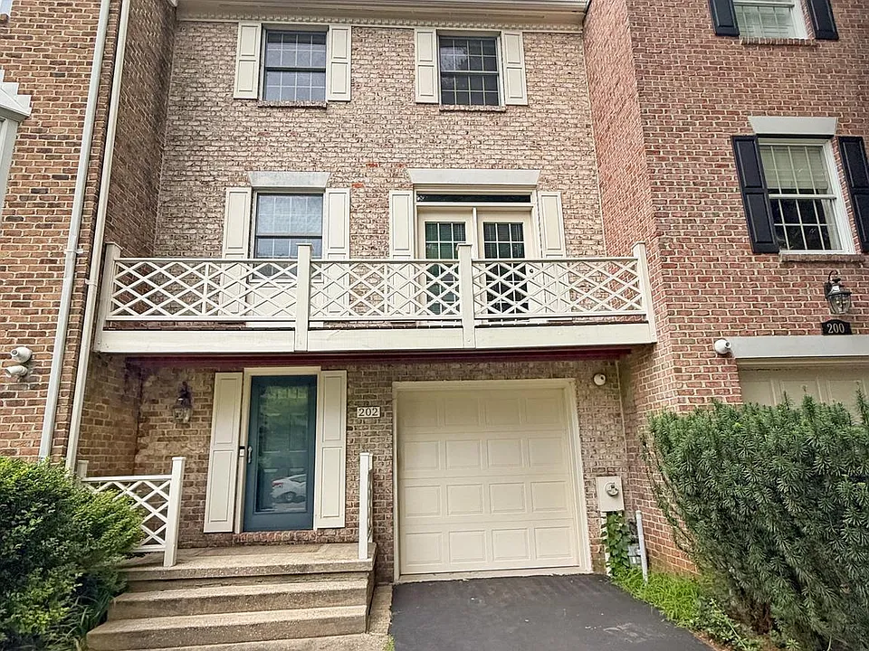 202 Castletown Rd