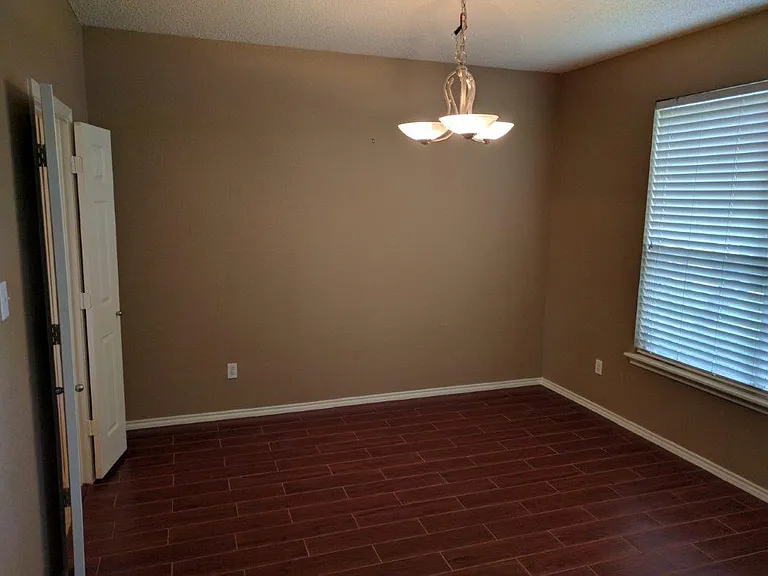 3544 Brewster Dr — Photo 2