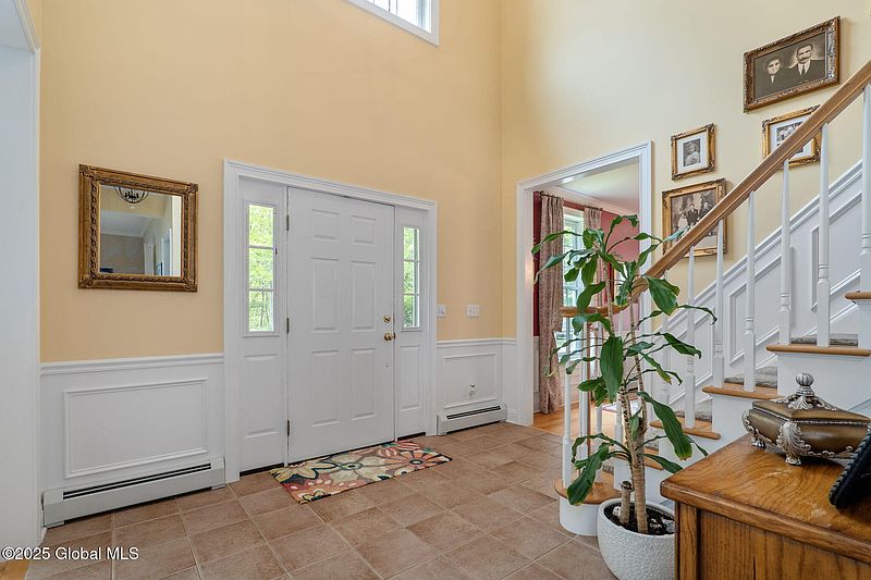 5th image of 340 Oak Meadows Road