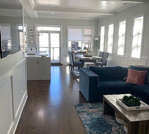 5th image of 2918 N Lakewood Ave #1