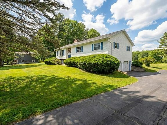 3rd image of 19 Birchvale Drive