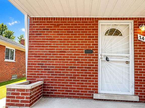 2nd image of 7140 Iowa St
