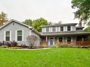 26193 N Greenbriar Ct, Lake Barrington, IL