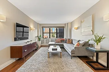 240 East 76th Street, #6V