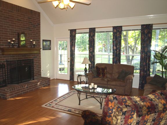 2nd image of 5700 Plantation Ln