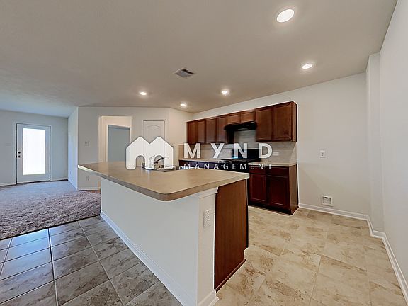 3rd image of 6506 White Tail Ct