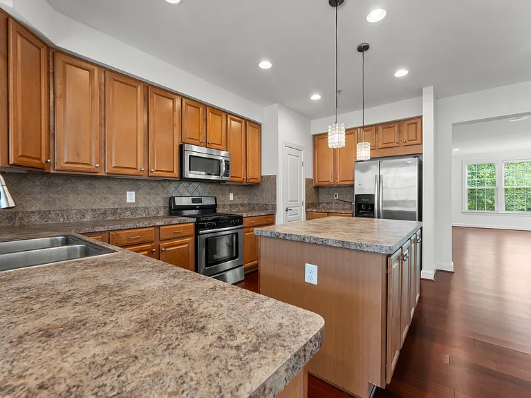 10579 Old Ellicott Cir — Photo 15