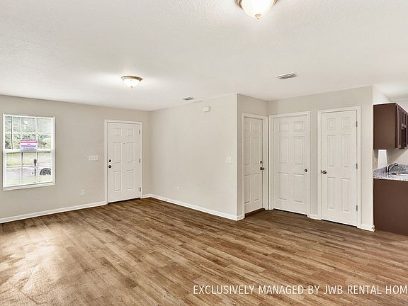 4th image of 862 Robinson Ave