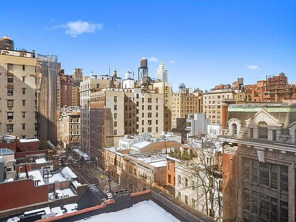 3rd image of 165 E 72nd St APT 8G