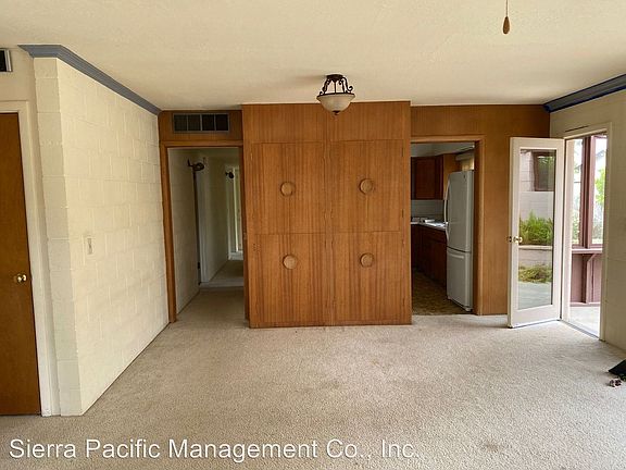 2nd image of 914 King St