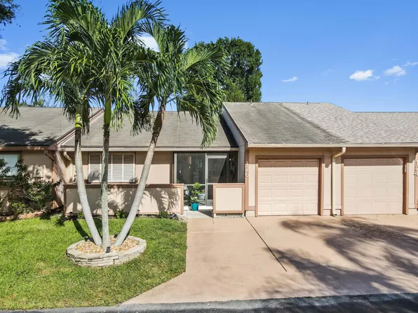 126 Mayfair Lane, Boynton Beach, FL 33426