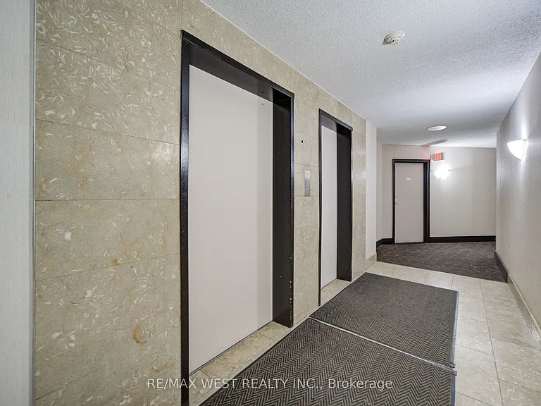 3559 Eglinton Ave W #1309 — Photo 4