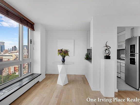 3rd image of 1 Irving Pl APT U25b