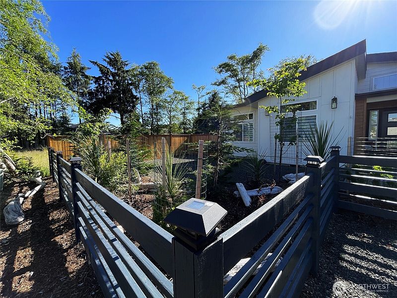 2nd image of 361 Duck Lake Drive SE