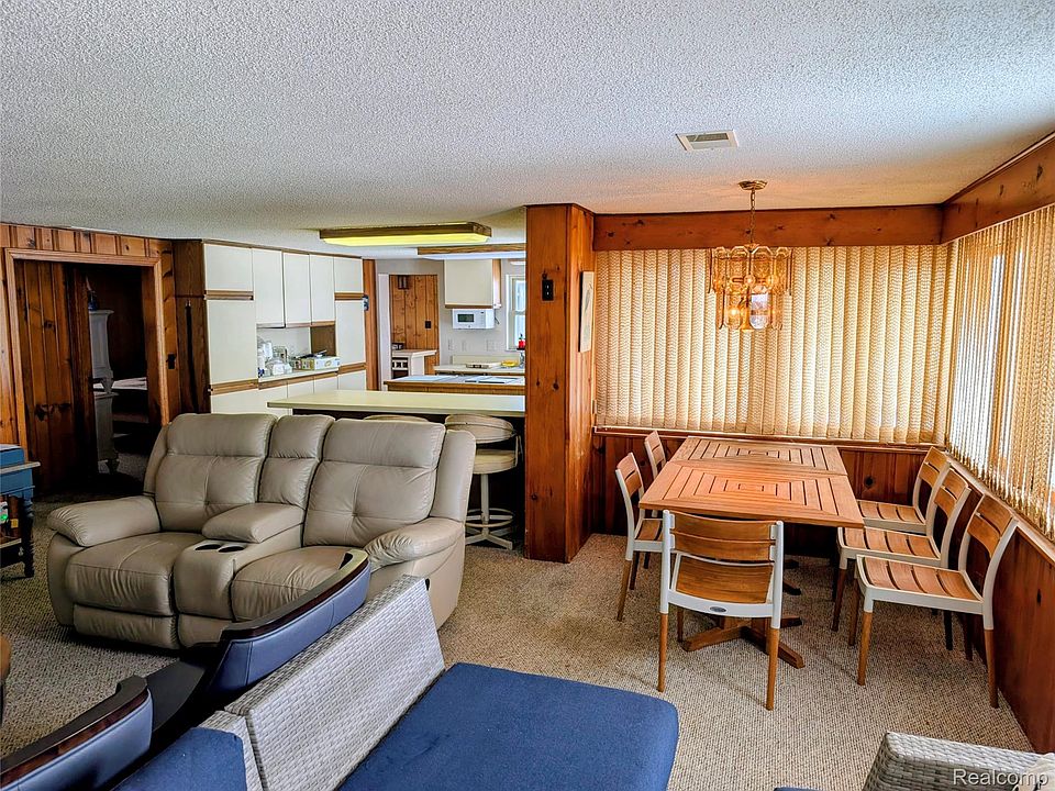 8461 Woodland Shore Dr, photo 6