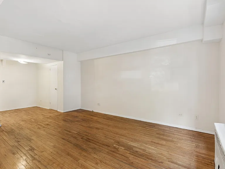 71-40 112th St #106 — Photo 4