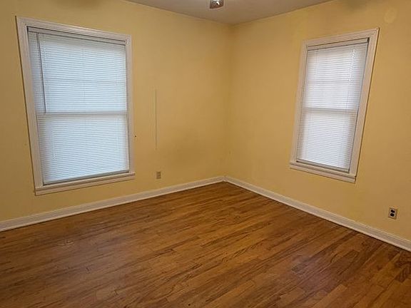 3rd image of 1705 E Randolph Ave