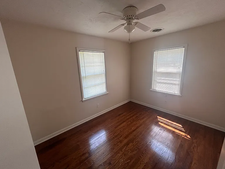 1005 Rose Ave — Photo 15