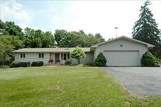 5th image of 5025 Lake Forest Dr