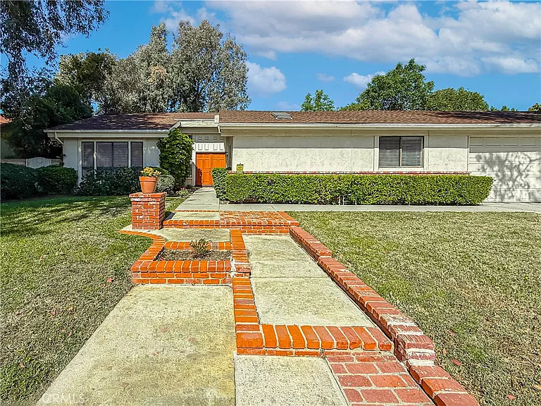 9201 Paso Robles Ave — Photo 5