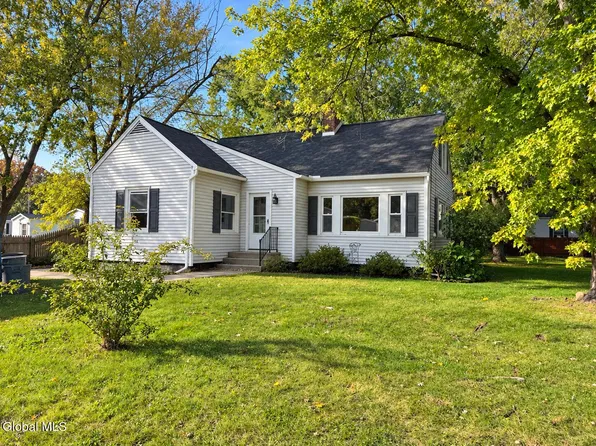 6 Alflo Circle, Schenectady, NY 12302