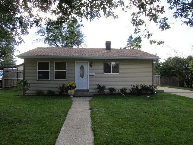 1st image of 42 Ash St