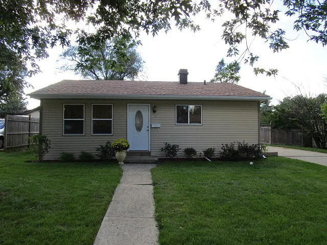 42 Ash St photo 1