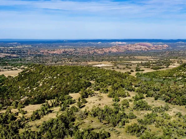 1863 Welgehausen Rd, Fredericksburg, TX 78624