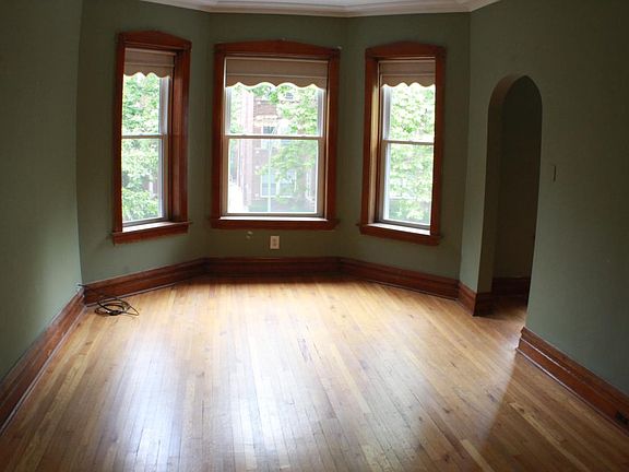 5th image of 1515 W Rosemont Ave #2