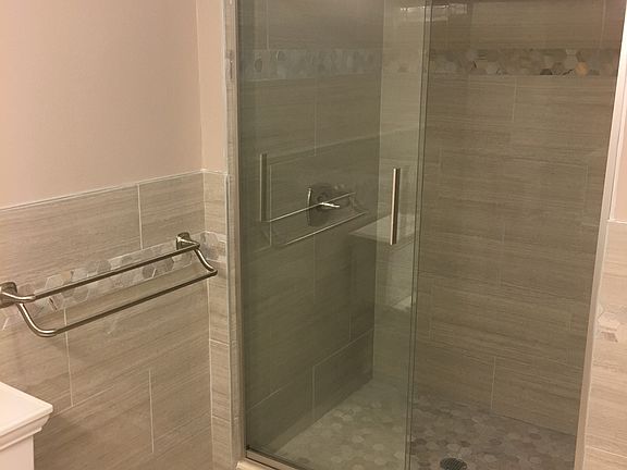 Mainfloor bathroom