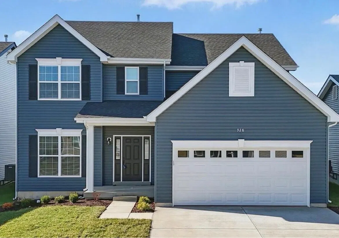 4 bed, 3.5 bath, 2544 sqft, $2,995 — Photo 1