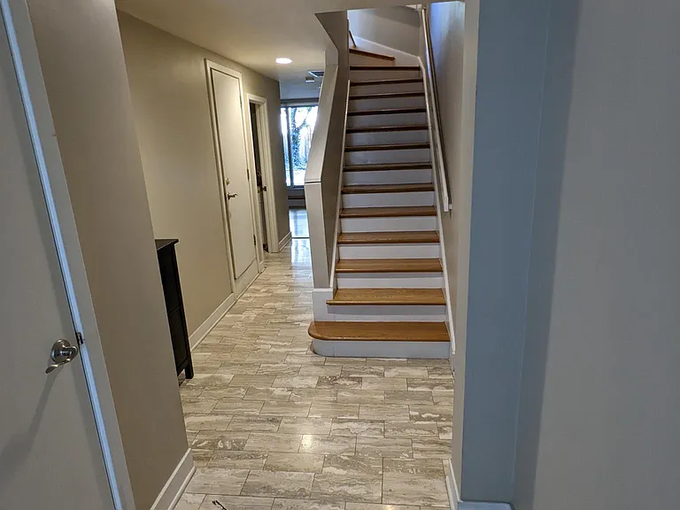 1208 W Fletcher St — Photo 2