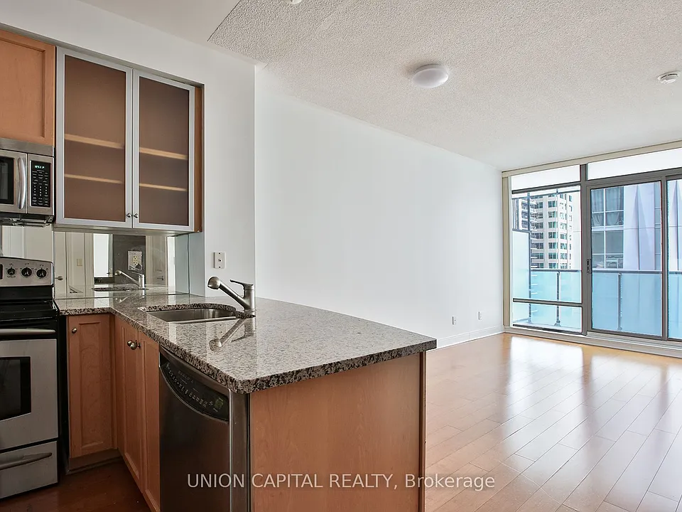 18 Yorkville Ave #1004
