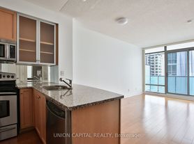 18 Yorkville Ave