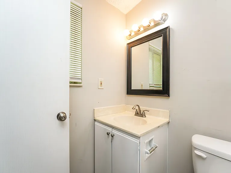4275 Bradley Dr — Photo 13