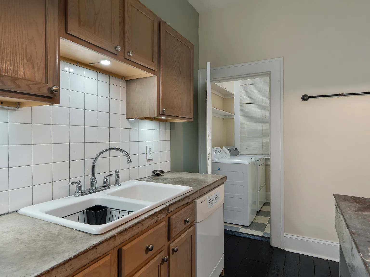 222 W 2nd Ave — Photo 3