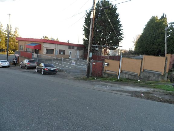 5th image of 11463 Rainier Ave S