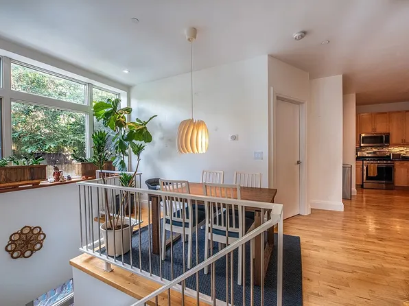 675 Sackett Street image 9 of 16