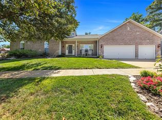 5260 Autumnwinds Dr, Saint Louis, MO 63129