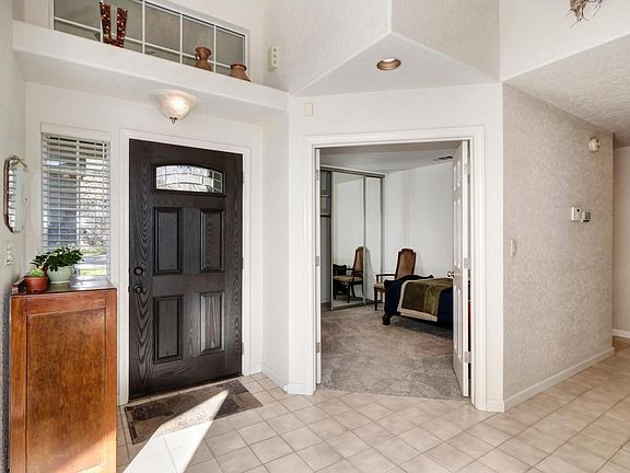 3rd image of 6426 Lincoln Ave