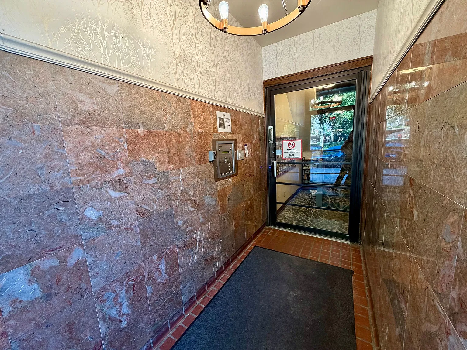 La Shall — Photo 2