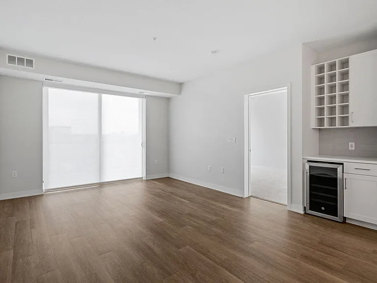 Maison - 1 Bed / 1 Bath - 785-791 Sq.Ft.